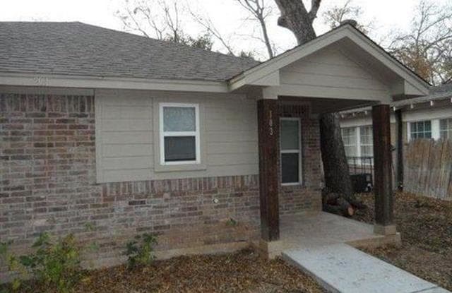 2011 Ross Avenue - 2011 Ross Avenue, Fort Worth, TX 76164