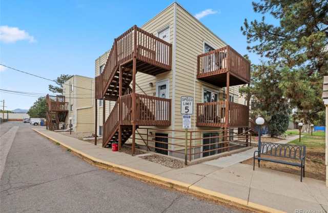 Adorable 2-Bedroom Condo Near Old Town Arvada photos photos