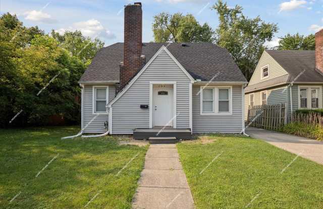 Charming 3-Bedroom Bungalow for Rent in Pontiac photos photos