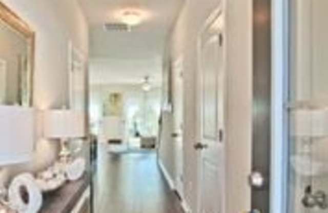 1586 Iris Walk Gallery 4