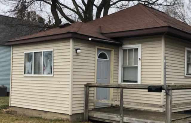 915 E Huron Ave - 915 East Huron Avenue, Bad Axe, MI 48413