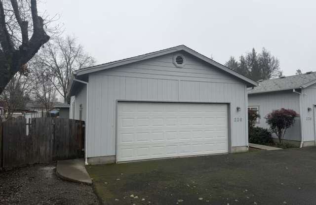 228 SW Westholm Ave photos photos