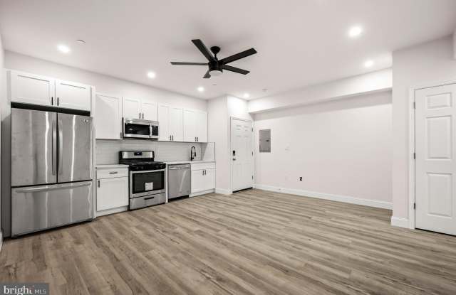 437-39 W GIRARD Avenue photos photos