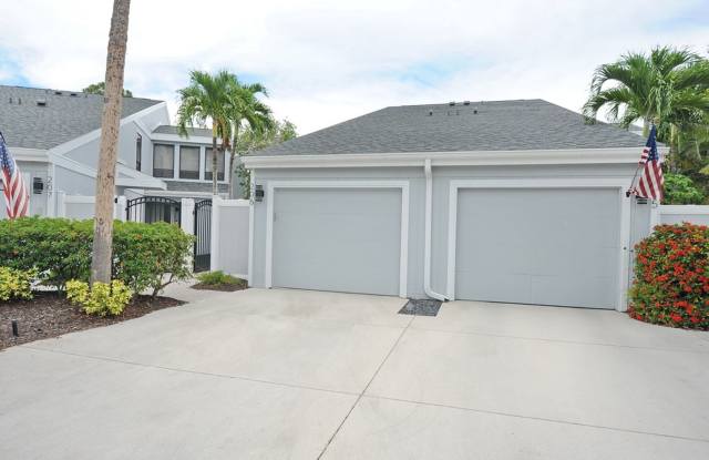 3 Bedroom Townhouse - $2800/mo - ANNUAL RENTAL in North Naples - 206 Woodshire Lane, Collier County, FL 34105