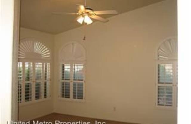 8262 W. Voltaire Ave. Gallery 3