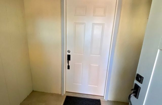 Cozy Basement Apartment – WIFI and All Utilities Included, Private Entrance & Minutes from Purdue! Gallery 2