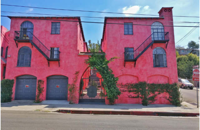 Big Momma Court Apts...Magical Renovated Bedrooms Available...CALL NOW! photos photos