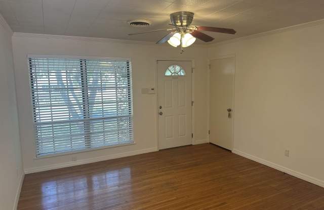 9005 Penrose Lane Gallery 2
