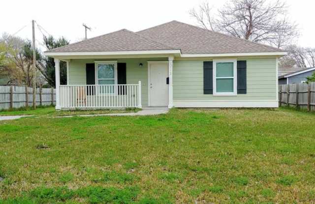 1112 Hunter Drive - 1112 Hunter Drive, Texas City, TX 77590