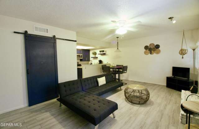 4614 N Stanton Street Gallery 4