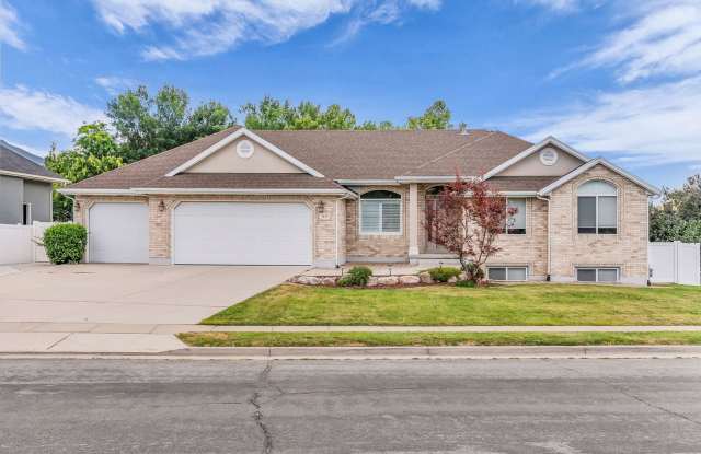 Spacious 7 Bed Kaysville Home with Two Kitchens photos photos