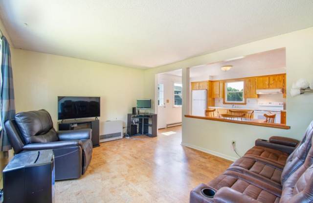 57 Edgecomb Road - 57 Edgecomb Road, Lisbon Falls, ME 04252