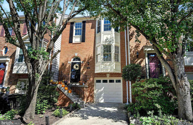 8006 TREVOR Place Gallery 2