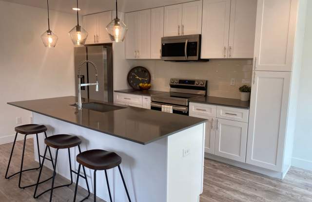 Large Home Available Now! | 4 Weeks Free Rent! Blocks from Regis University Gallery 4
