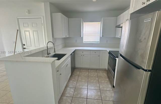 4096 N Pine Island Rd photos photos 4096 N Pine Island Rd photos photos