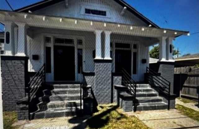 1930 ARTS Street Gallery 1