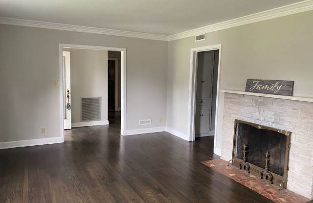 Large Beautiful Space!!! Gallery 4