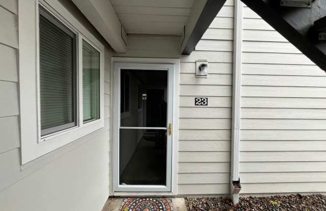 Updated 1st floor 1 X 1 Beaverton Condo! Close to Downtown Beaverton! Spacious & Open, Close to Nike & Intel photos photos