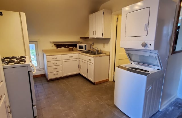 1923 5th Street Northeast - 2 photos photos