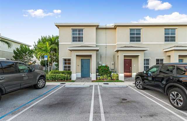 476 NE 5th St photos photos