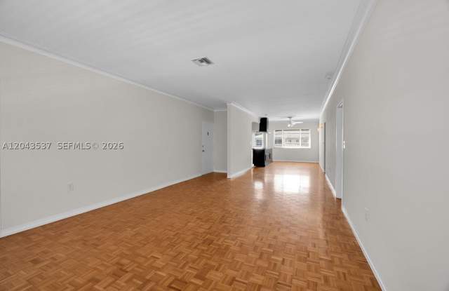 940 Sevilla Ave Gallery 4