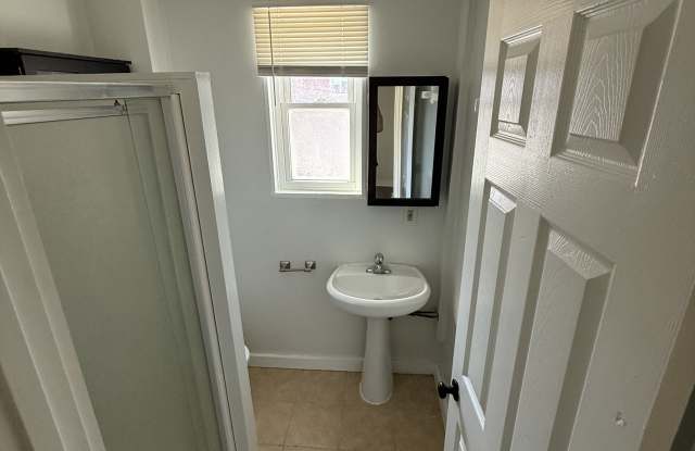 764 Capital Heights, 2 Gallery 4