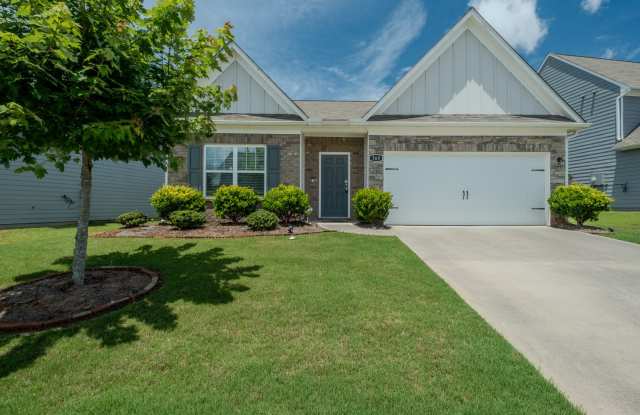 Move-In Ready 3BR Home | $2,100 with Lawncare or $2,000 Tenant Maintained photos photos