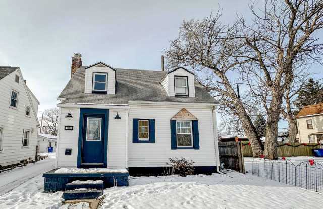 Unique and beautiful 2-3 bedroom home available for rent photos photos