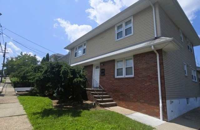 23 Washington Pl - 23 Washington Place, Totowa, NJ 07512
