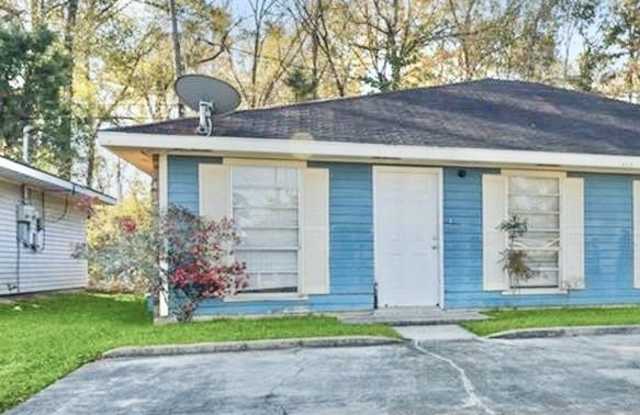 1409 Hooks Dr photos photos