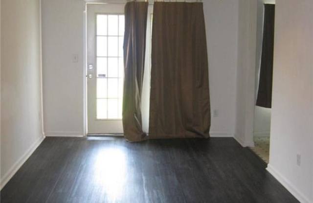 1321 W 37th Street Gallery 3