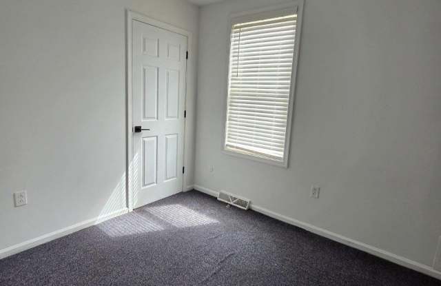 311 2ND Street W Gallery 3