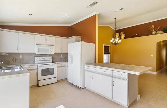 13420 Southwest 17th Court Gallery 2