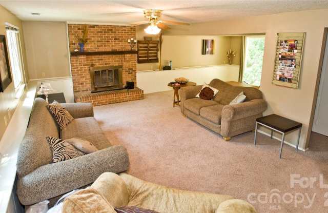 1635 Van Dyke Drive Gallery 4
