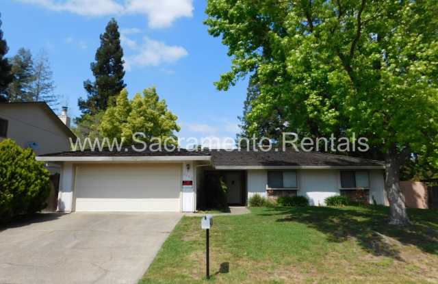 Spacious 4bd/2ba Orangevale Home with 2 Car Garage photos photos