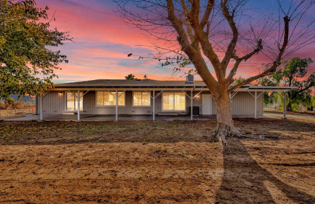 RARE  FANTASTIC BRENTWOOD 1 ACRE RENTAL OPPORTUNITY! - 60 Old Stagecoach Road, Brentwood, CA 94513