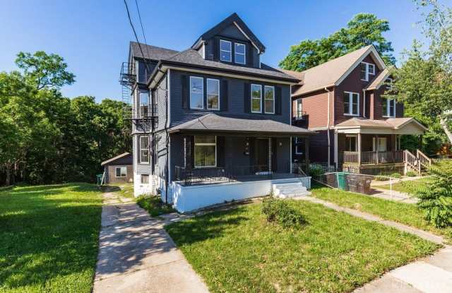 871 Hutchins Avenue Gallery 2