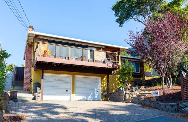 Beautiful Four bedroom, Two bathroom house in lower Kensington hills photos photos