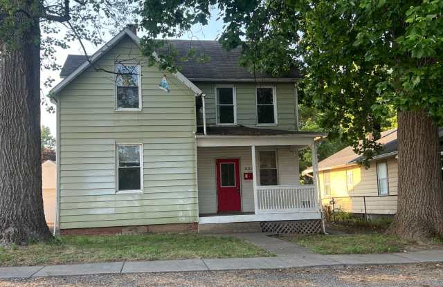 Spacious 4 Bedroom 2 Full Bath Home across from Ridgely School! photos photos