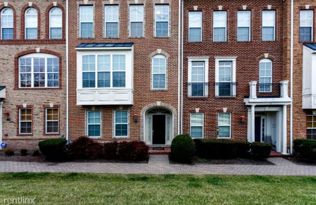 216 Herndon Station - 216 Herndon Station Square, Herndon, VA 20170