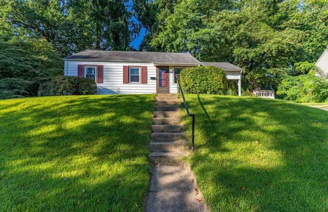 Location, Location, Location! Charming 3 bedroom Home! photos photos