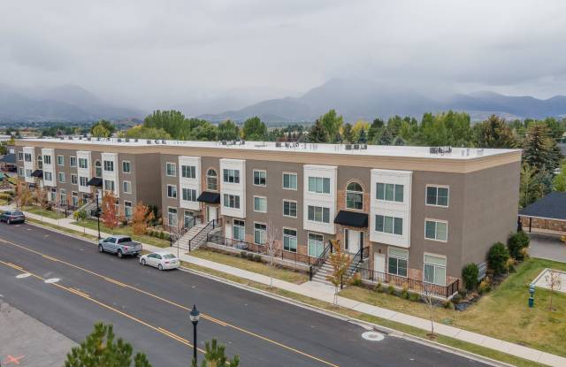Lovely 3-Bed, 2-Bath Condos in the District at Valley Station. Great Location! photos photos