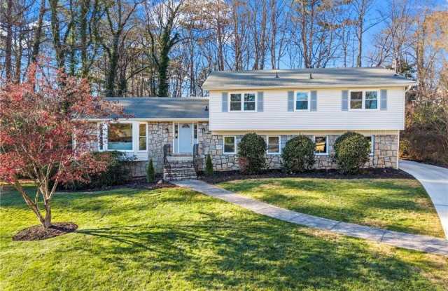 1106 Aurora Court Gallery 1