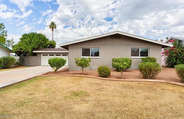 110 E LA JOLLA Drive - 110 East La Jolla Drive, Tempe, AZ 85282