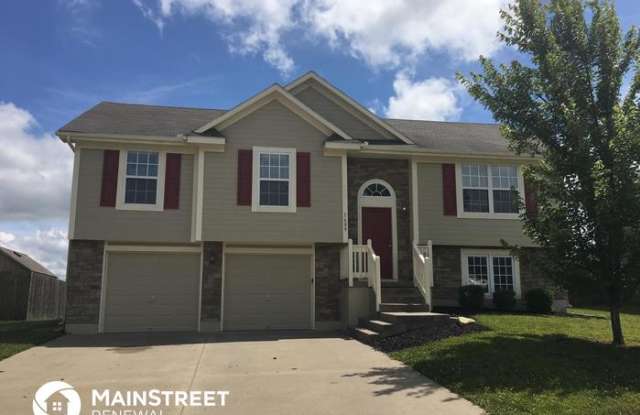 1609 Northwest High View Drive - 1609 NW High View Dr, Grain Valley, MO 64029
