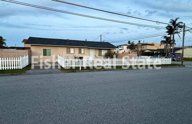 379 N 3rd photos photos