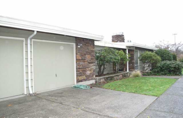 3446 Magnolia Blvd W Gallery 2