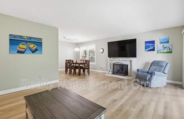 17439 Plaza Otonal Gallery 2