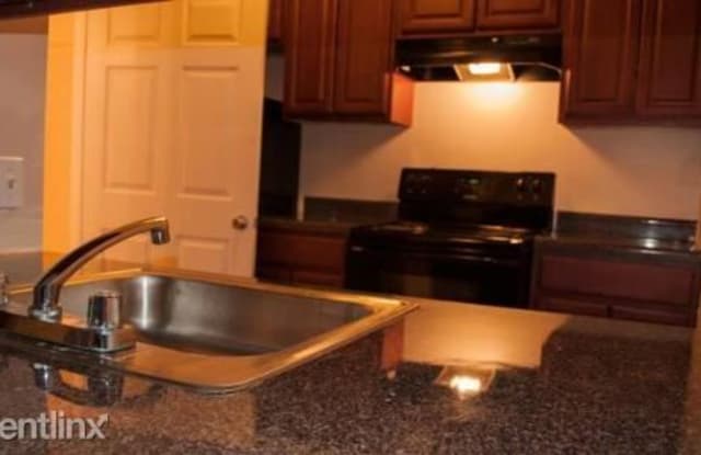 546 Elm St - 546 Elm Street, Kearny, NJ 07032