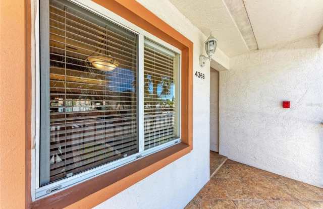 Furnished 2 Bedroom | 2 Bath - Lake Views Gallery 3